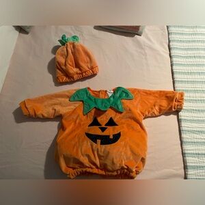 **EUC**  Cute baby boy/girl 🎃pumpkin🎃 Halloween costume 6-12 m from Target